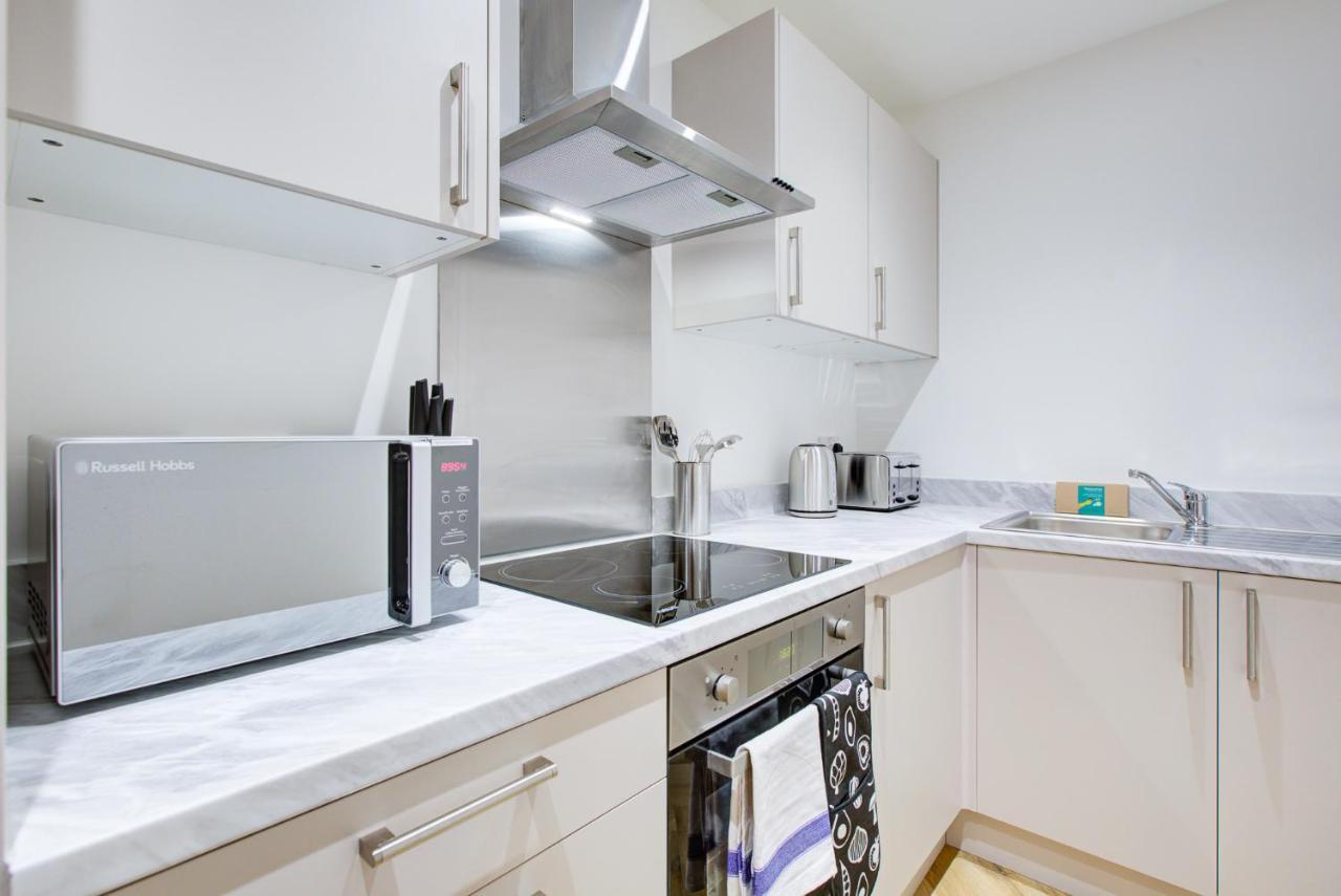 Hybrid Resi - London, Mitcham Close To Tooting And Wimbledon ميتشام المظهر الخارجي الصورة