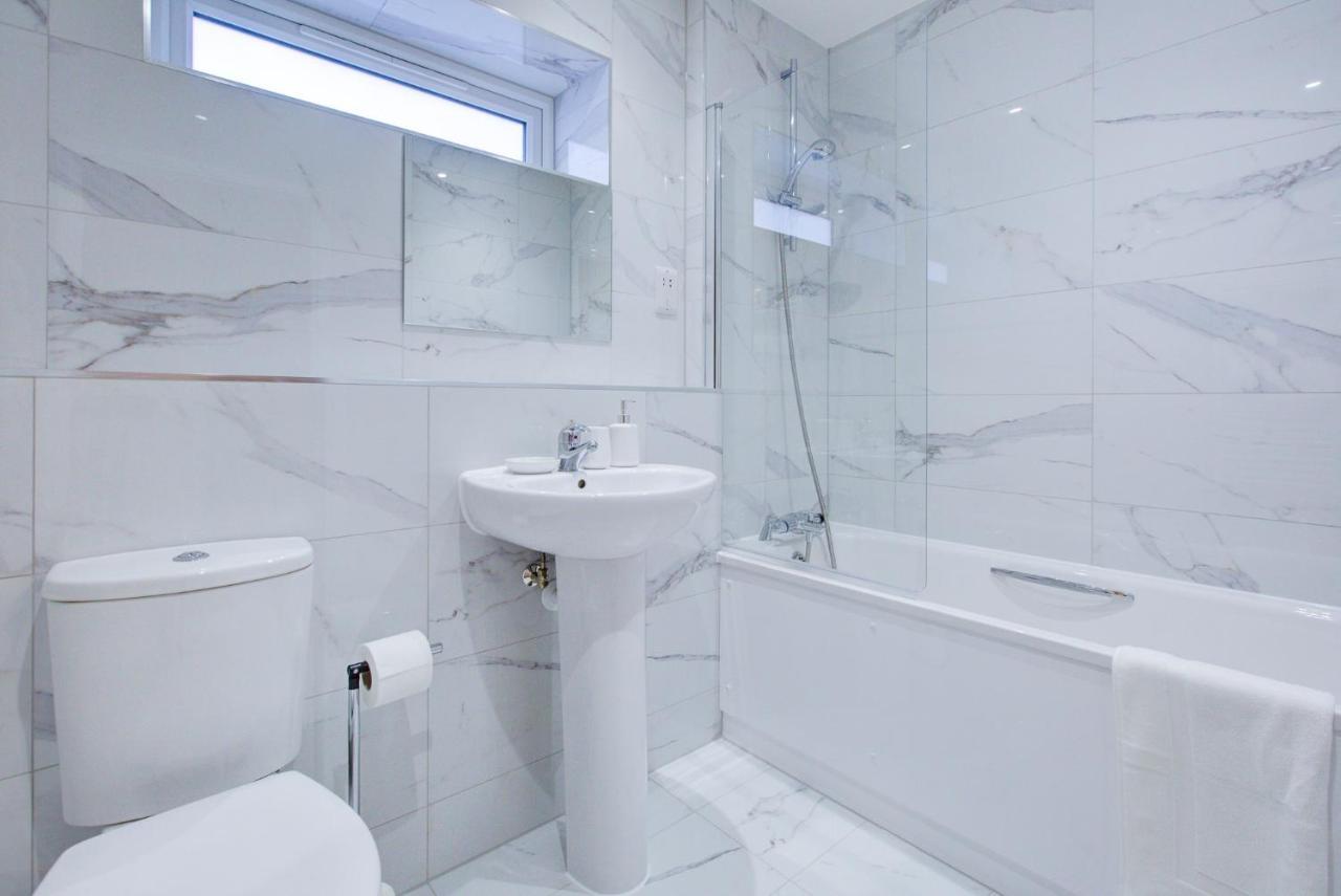 Hybrid Resi - London, Mitcham Close To Tooting And Wimbledon ميتشام المظهر الخارجي الصورة