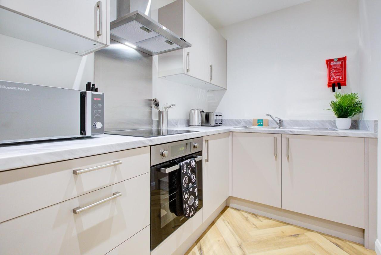 Hybrid Resi - London, Mitcham Close To Tooting And Wimbledon ميتشام المظهر الخارجي الصورة