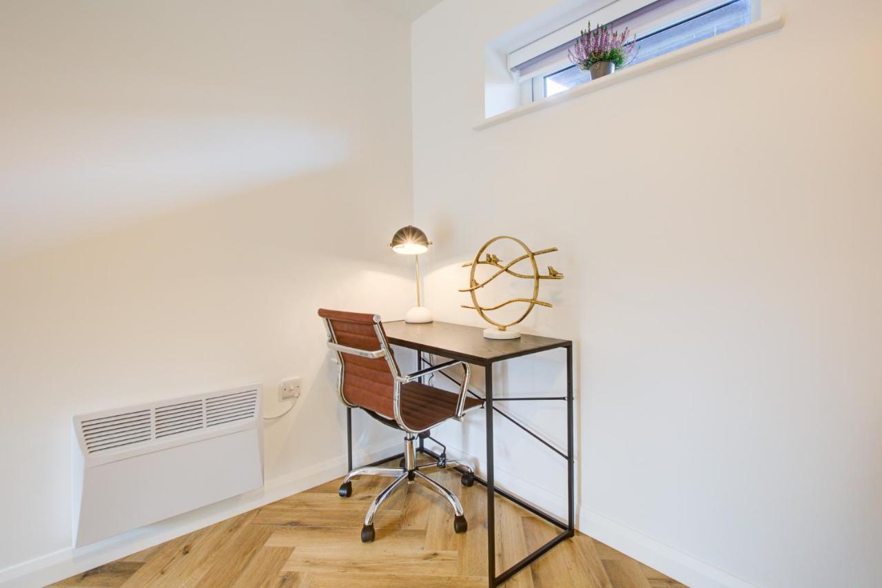Hybrid Resi - London, Mitcham Close To Tooting And Wimbledon ميتشام المظهر الخارجي الصورة