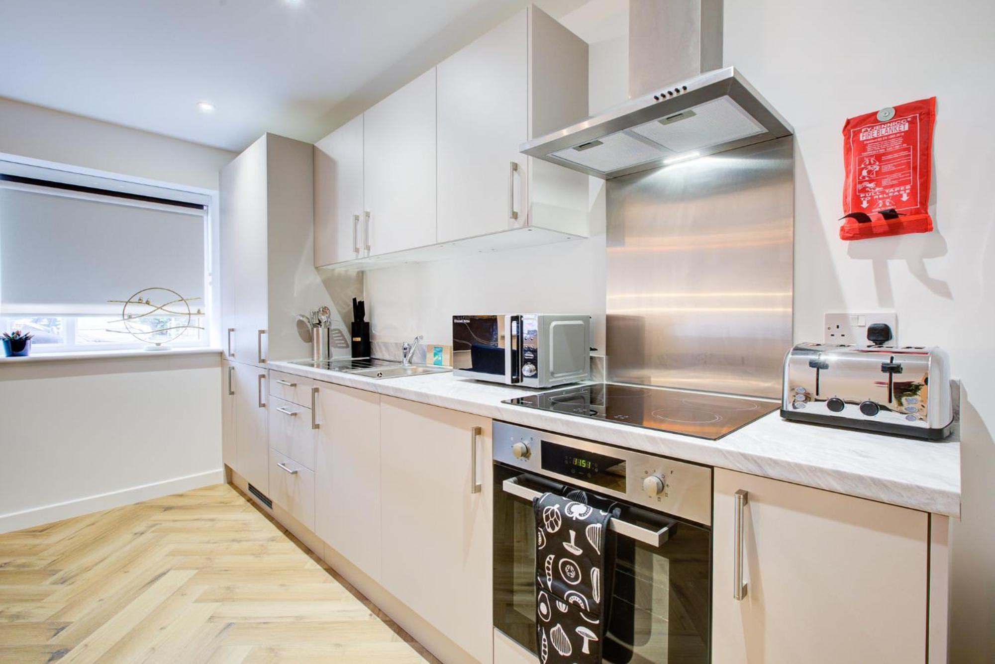 Hybrid Resi - London, Mitcham Close To Tooting And Wimbledon ميتشام المظهر الخارجي الصورة