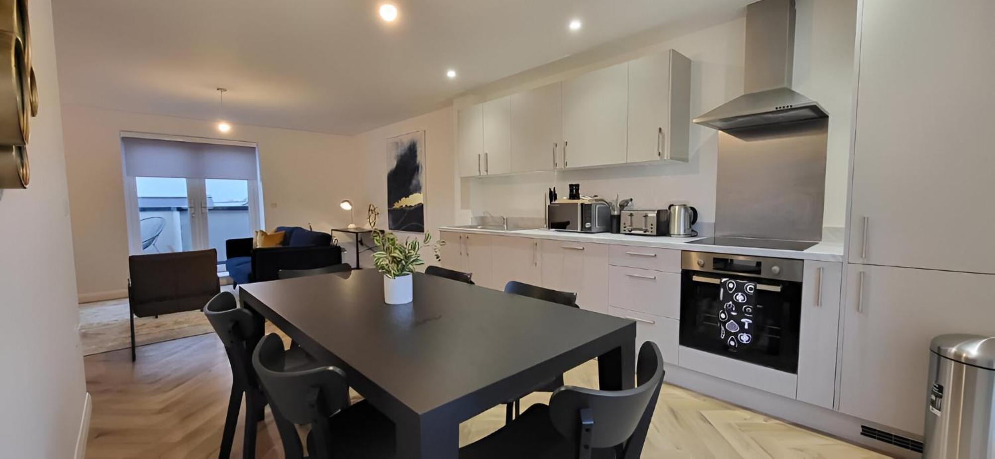Hybrid Resi - London, Mitcham Close To Tooting And Wimbledon ميتشام المظهر الخارجي الصورة